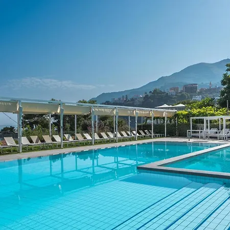 르 악시디 호텔 4*