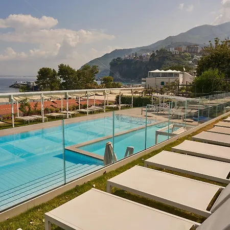 르 악시디 호텔 4*